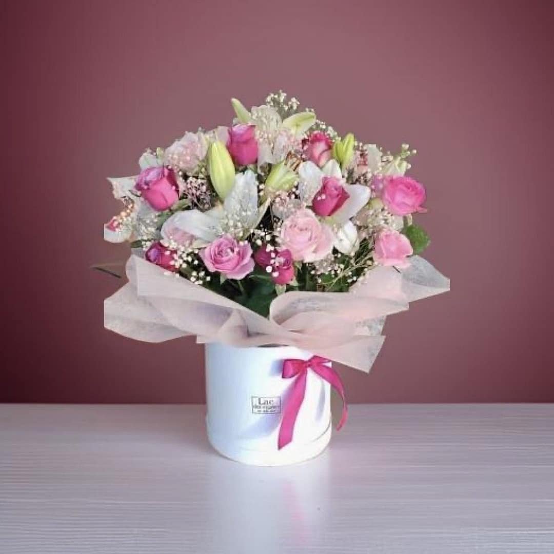 LC018 Fresh Flowers Tunisia | Barbie Flower Box Tunisia Flowers GIFTILI