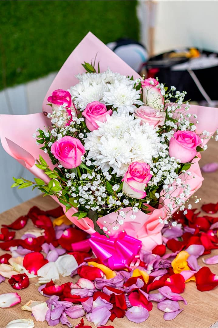 Simple Bouquet - Image 2