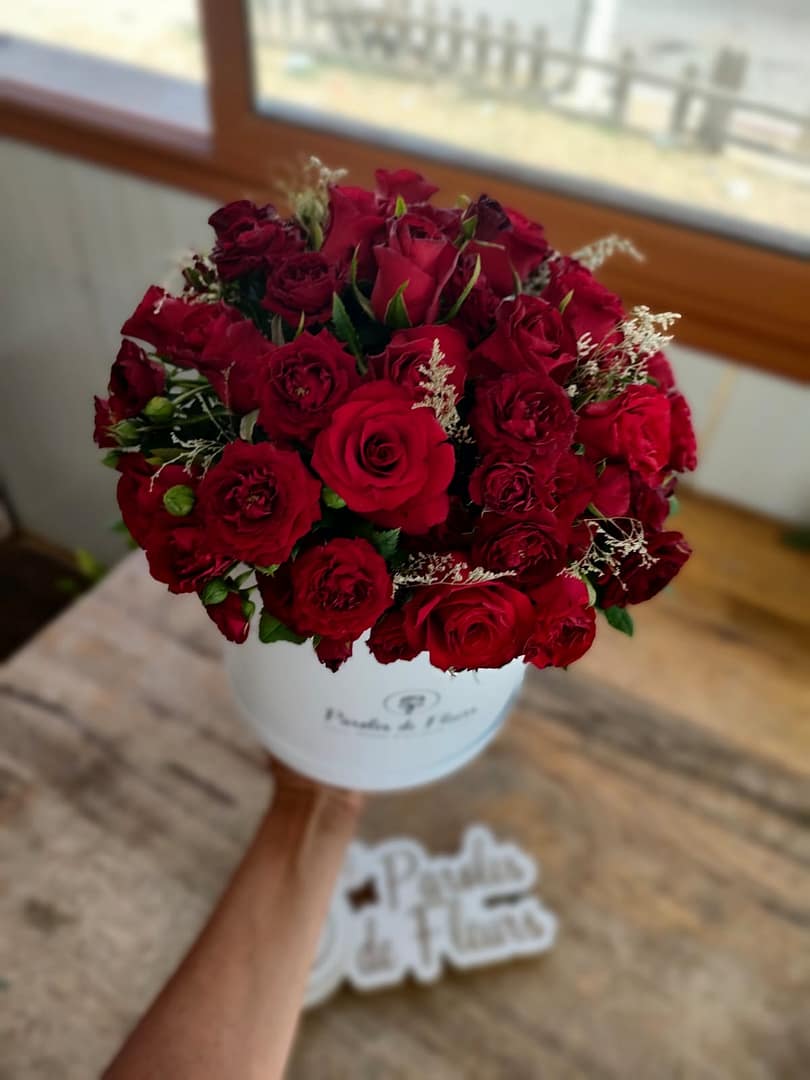 PF016 Best Flower Shop Tunisia| Flower Box Saber Red Tunisia Flowers GIFTILI
