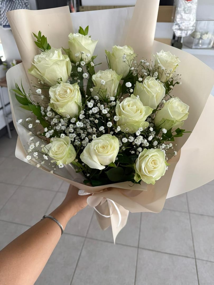 12 Roses Bouquet - Image 1