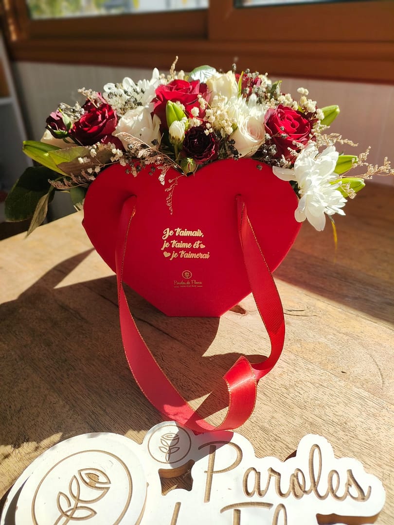 Bouquet Coeur | Giftili Best Gift Delivery to Tunisia| Bouquet Coeur Tunisia Giftili Flowers